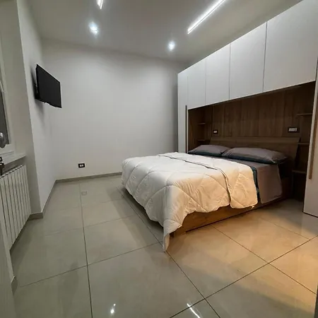 Roxy's In Konukevi Roma