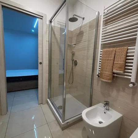 Roxy's In Konukevi Roma