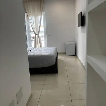 Roxy's In Konukevi 4*